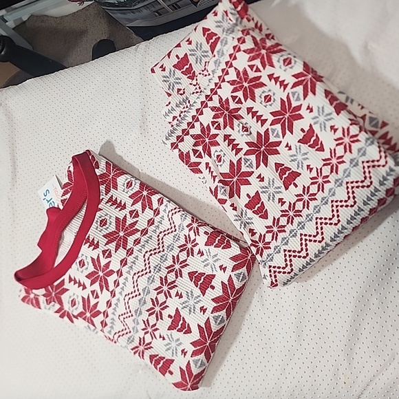Carter's Christmas Red and White Girls Pajama Set 8 - Picture 2 of 7